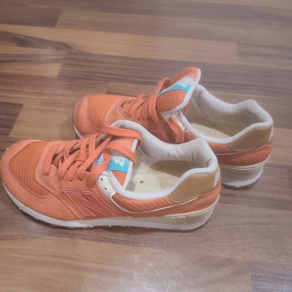 Coral New Balance 574